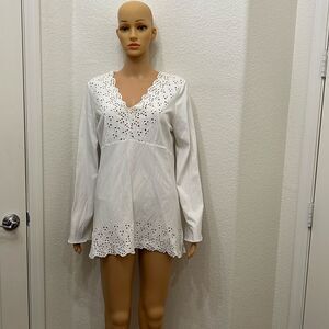 Banana Republic Top Sz Medium White Floral Eylet V Neck Long Sleeve 💯% Cotton